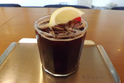 「Graph Quarter」のモリー・コーラ