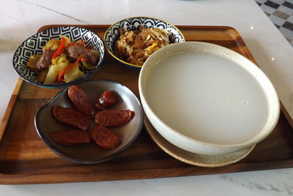 「Kalm Kitchen」のお粥セット