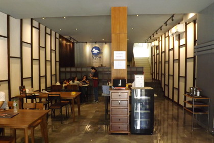 美空の店内（開店直後）
