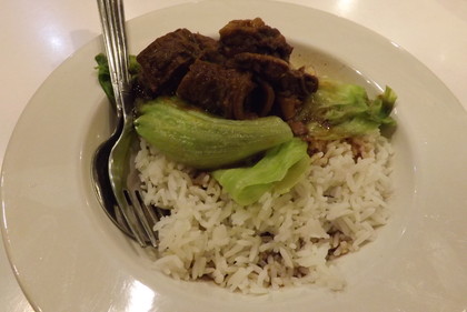 「香港添好運餐廰」の柱候牛腩飯（牛肉煮込み飯）