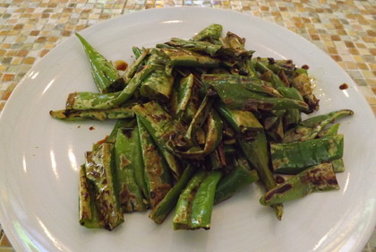 「媽媽厨房」の虎皮煎椒（青唐辛子炒め）