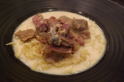 「松鼠」の牛煮込み入り香港麺