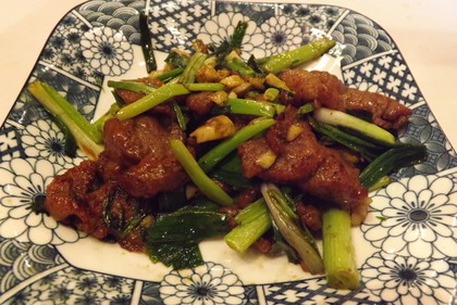 「红宝石餐厅」の洋葱炒牛肉