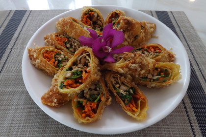 「隠厨」の肉丝菜巻