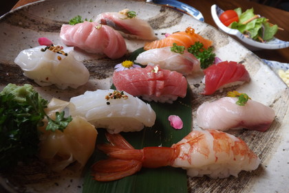 「炭と鮨」のすしおまかせ十種盛り