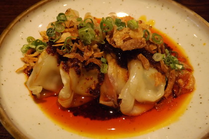 「寿司うまい」（ニマンヘミン店）のスパイシー餃子