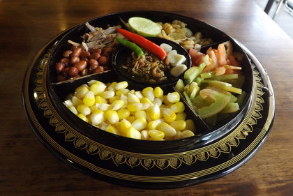 The '90s Burmese Tea & Noodlesのティー・リーフ・サラダ