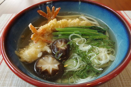 「菜の花」の天ぷらうどん