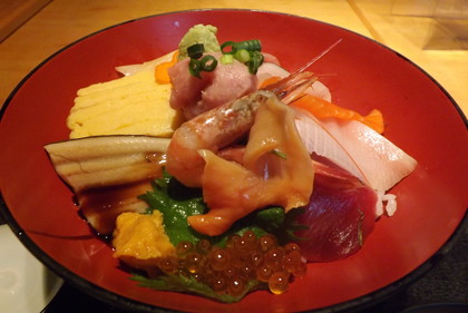 日本海庄やの特選彩り海鮮丼